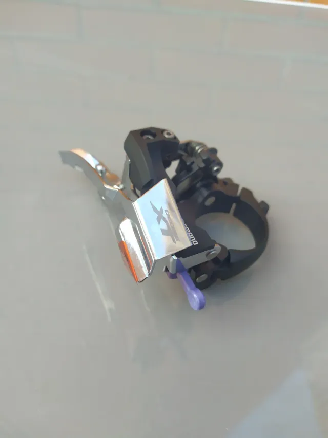 3x10-11v SHIMANO XT FD-T8000 desviador delantero.