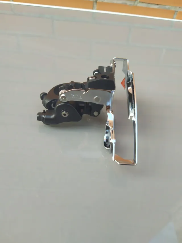 3x10-11v SHIMANO XT FD-T8000 desviador delantero.