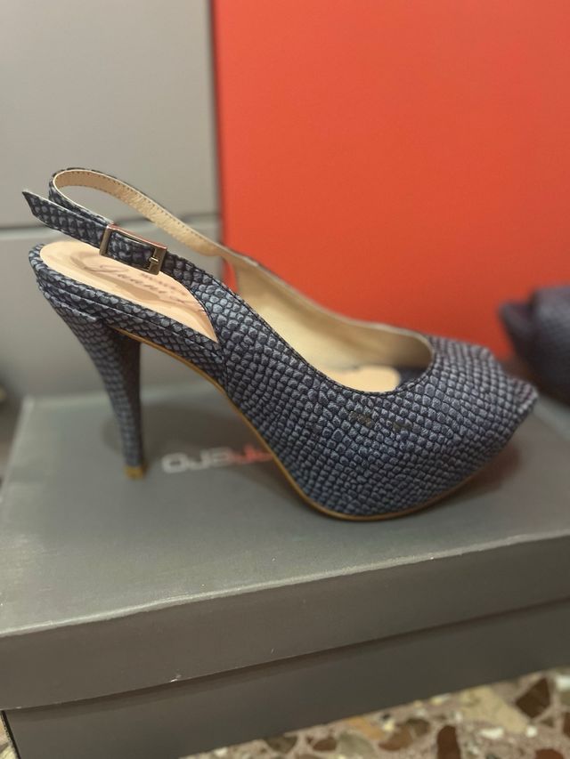 Zapatos Peep Toe Escamas Azul