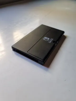 Nintendo Switch OLED + 2 giochi