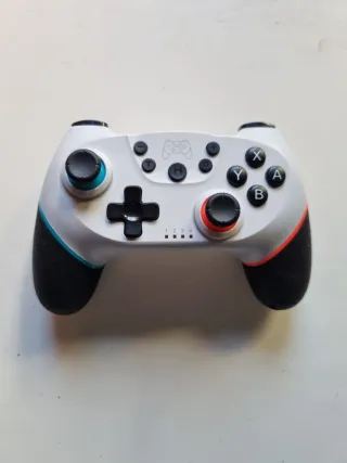 Nintendo Switch OLED + 2 giochi