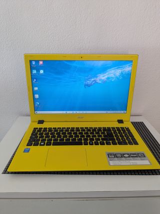 Acer Aspire E5-573 Portátil Amarillo
