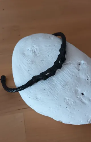 Pulsera hombre Cuero y Metal Negra