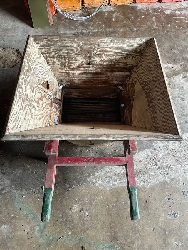 Estrujadora Uvas Eléctrica