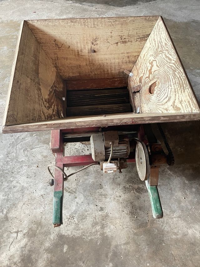 Estrujadora Uvas Eléctrica