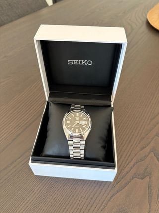 Reloj Seiko 5 Automático Negro/Plateado