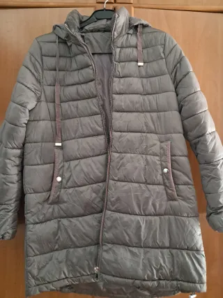 Chaqueta larga acolchada mujer gris