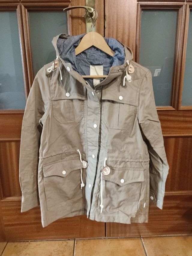 Chaqueta Levi's verde oliva con capucha