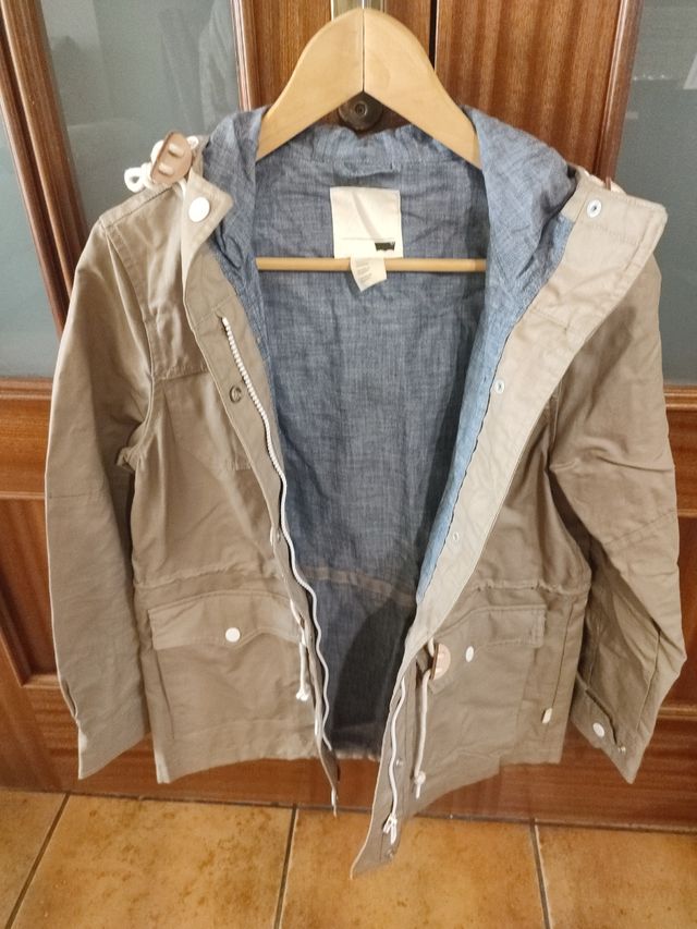 Chaqueta Levi's verde oliva con capucha