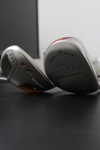 TaylorMade Híbrido 4 y Madera 3