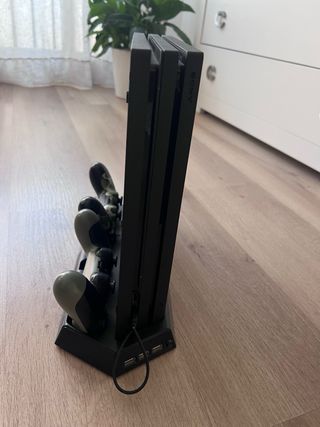 Consola PS4 Pro Negra + 2 Mandos