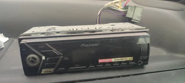 Radio USB Pioneer MVH-S100 UB