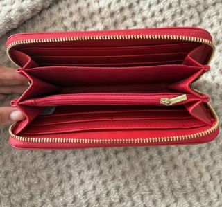 Cartera grande roja con cremallera