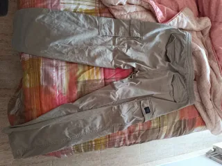 Pantalón cargo Pull&Bear beige