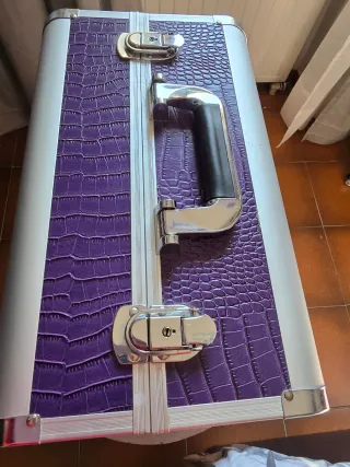 Maletín de peluquería morado y plateado