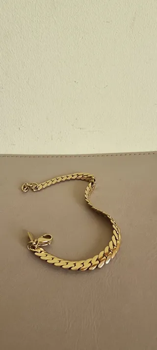 Pulsera Lotus Acero Dorada
SIN CAJA