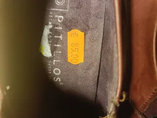 Mocasines de tacón, color vino. Pitillos. 
