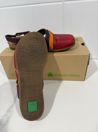 Zuecos El Naturalista Rojo, Naranja y Morado