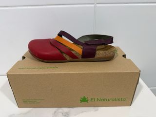 Zuecos El Naturalista Rojo, Naranja y Morado