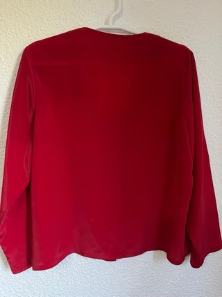 Camisa vintage roja granate con bordado decorativo