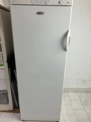 Congelador Vertical Blanco