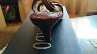 Zapatos de tacón marrón para fiesta. Un solo uso