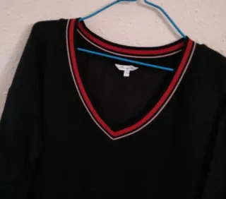 Jersey cuello pico con ribetes talla S 