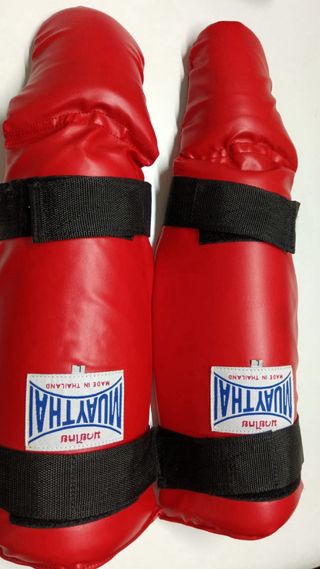 Pack Guantes Boxeo + Espinilleras Muay Thai