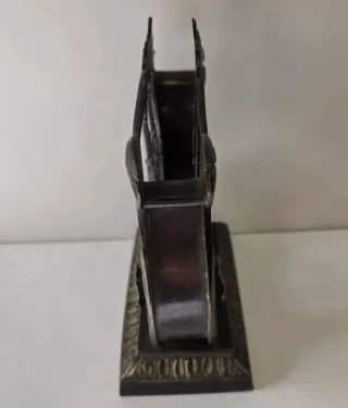 Antico porta lettere a forma di lira in bronzo