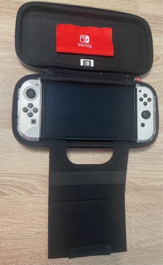 Nintendo Switch OLED Blanca y Negra