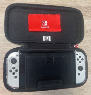 Nintendo Switch OLED Blanca y Negra
