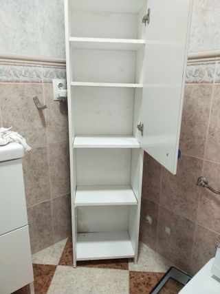 Armario blanco baño