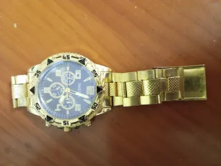 Reloj SAIGE Dorado y Negro