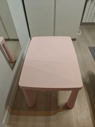 Mesita infantil rosa