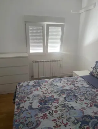 Habitación amueblada