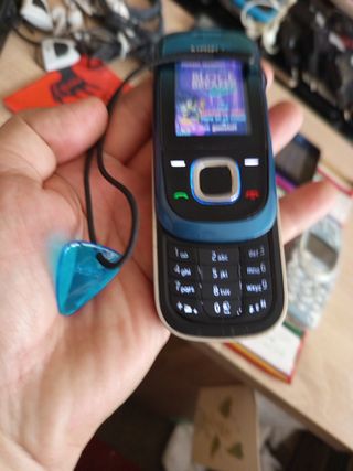 Set Nokia, caricabatterie regalo, cuffie.