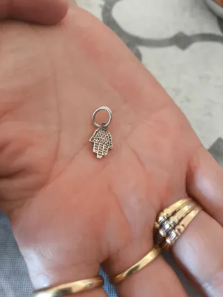 Pandora Mano Fátima Plata