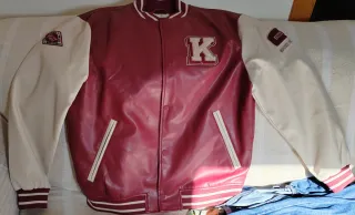 Chaqueta efecto piel roja y beige