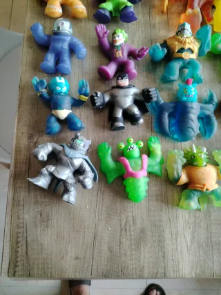 Lote Figuras de acción flexibles Goo jit zu