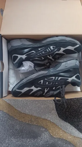 Asics Gel NYC Scarpe Uomo Nero Grigio