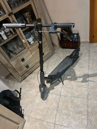 Patinete eléctrico negro