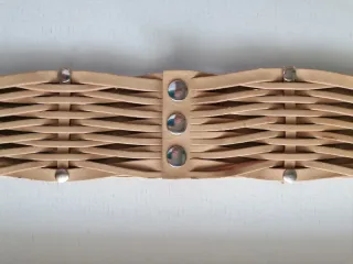 Cinturón ancho beige trenzado elastico