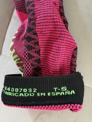 Mallas cortas y perneras compresivas