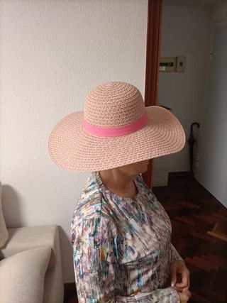 Sobrero de ala ancha rosa