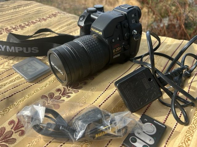Cámara Olympus E-20P Digital SLR