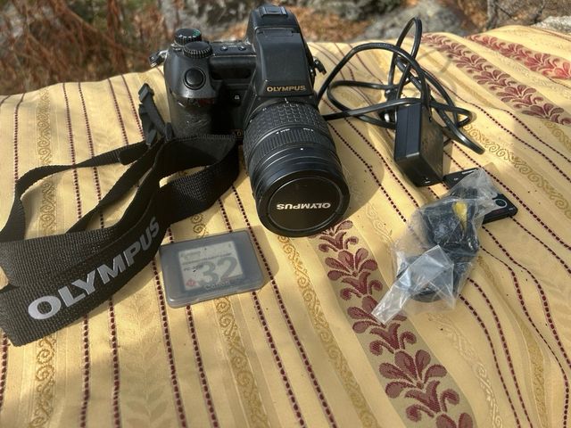 Cámara Olympus E-20P Digital SLR