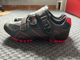Calas Bici Montaña/Indoor Negras y Rojas talla 43