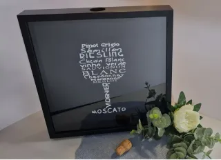 Cornice per tappi di sughero