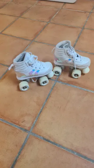 Patines 4 ruedas niña talla 32 + protecciones