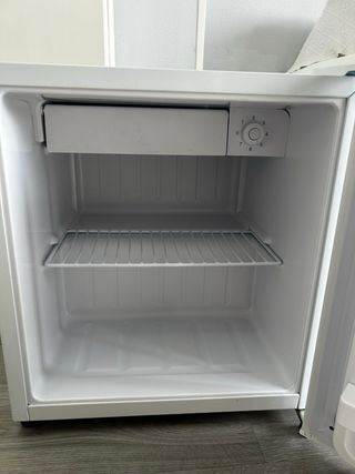 Nevera pequeña 51 cm 41 litros - Perfecto estado